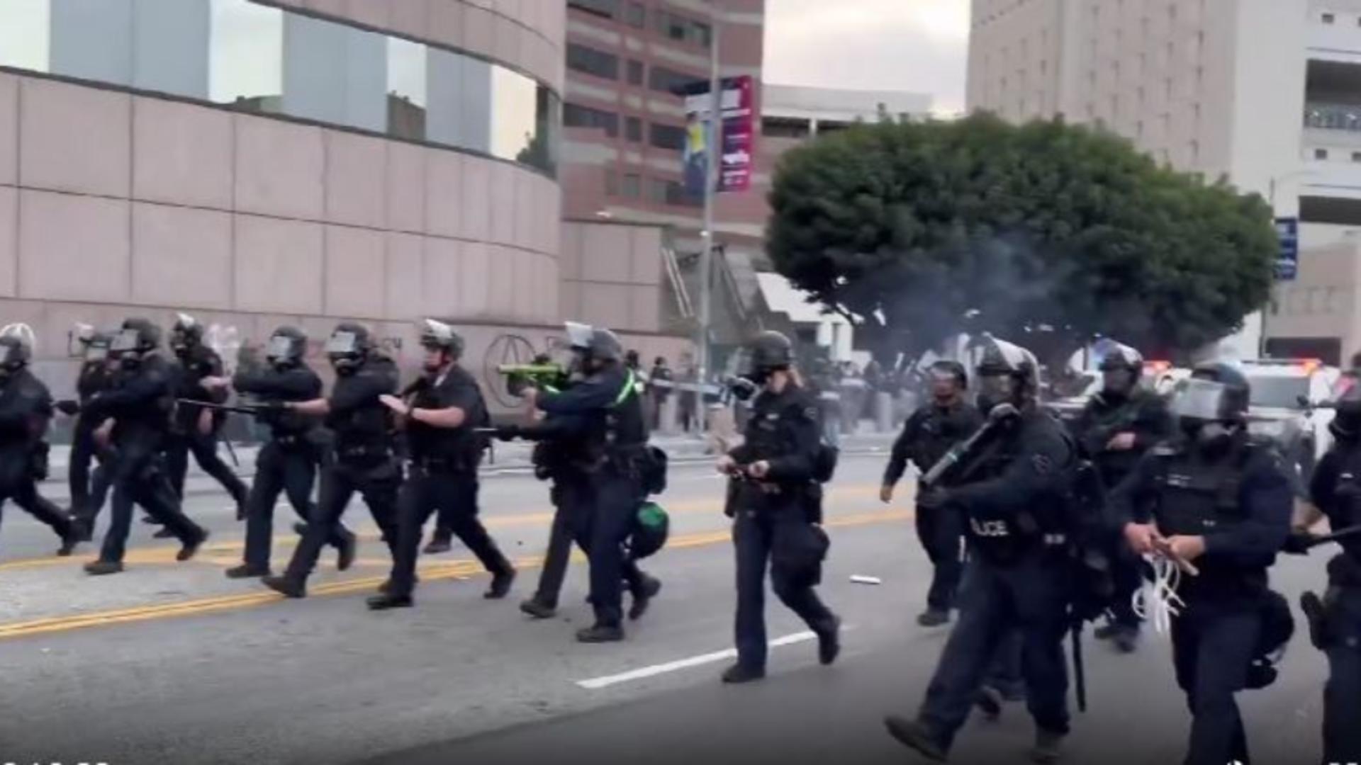 Ciocniri violente cu migranții. Val de arestări