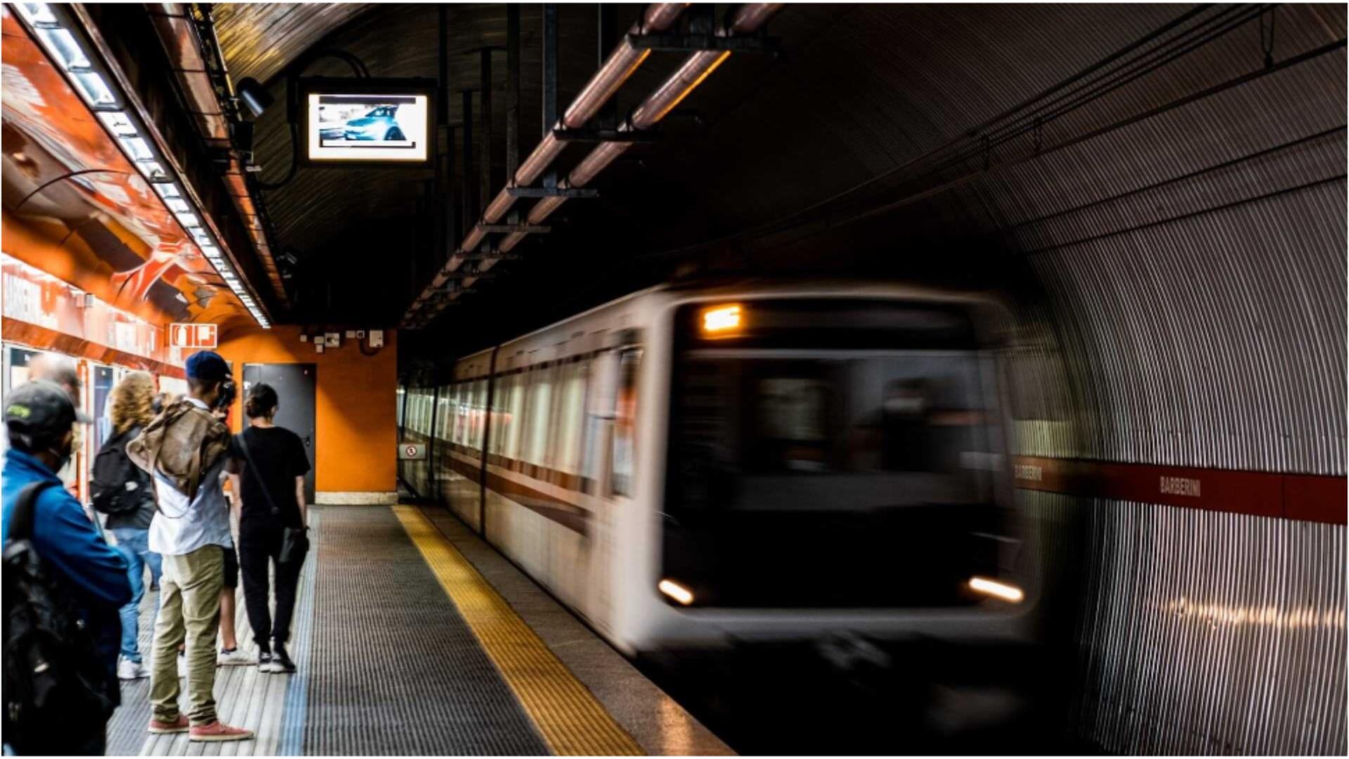 Presa a atras deseori atenția asupra veniturilor uriașe ale unor șefi de la metrou