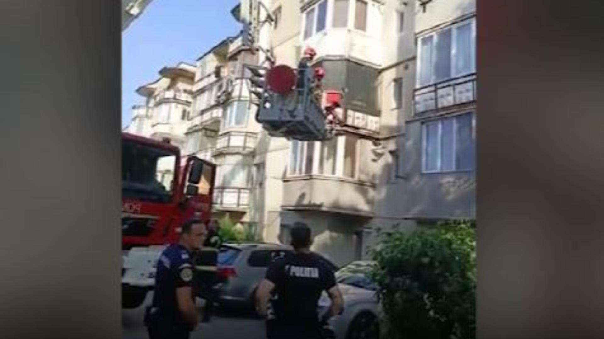 Bărbat mort de câteva zile în apartament. Vecinii au dat alerta