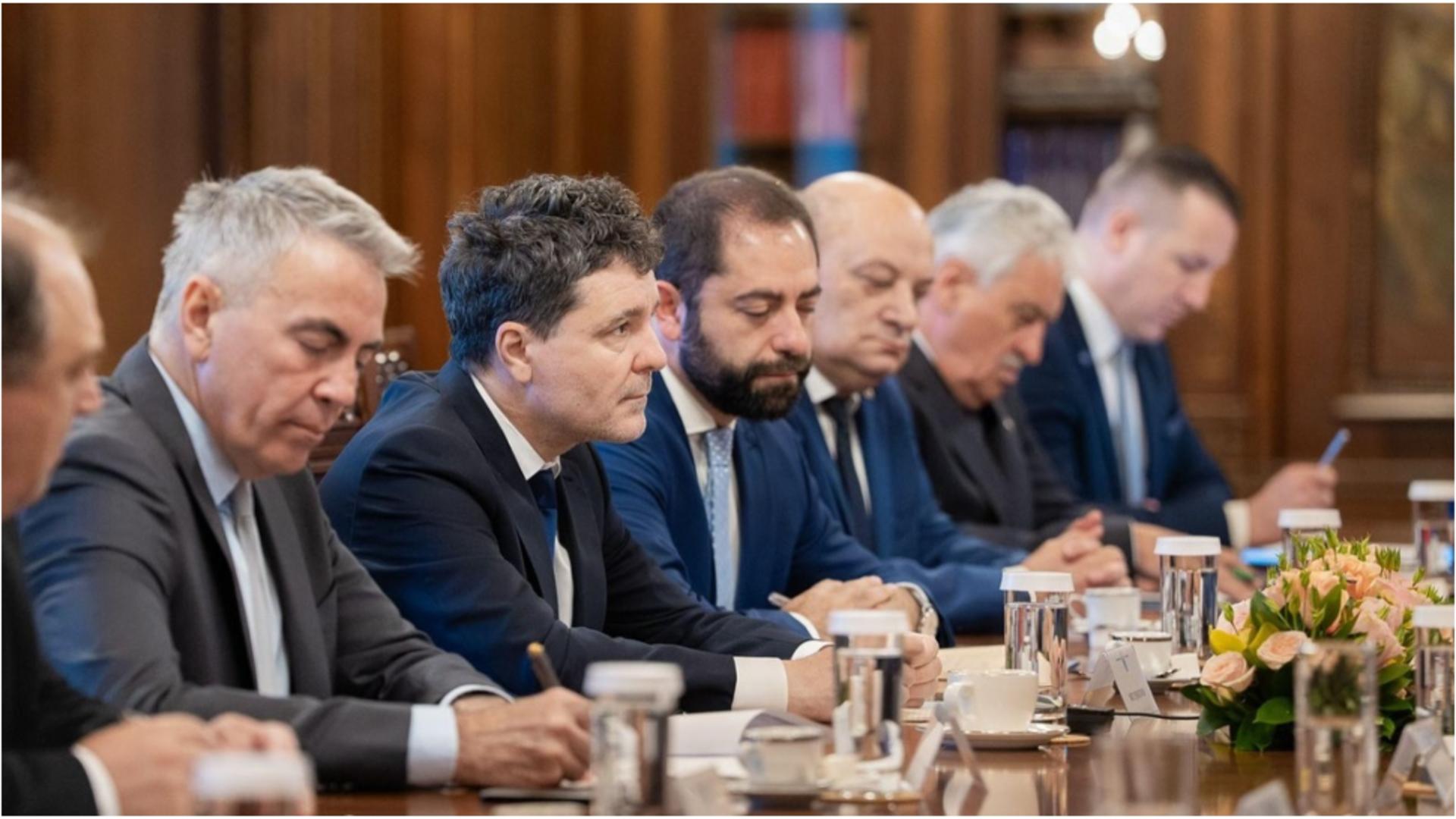 Nicuşor Dan, după întâlnirea cu liderii sindicatelor. FOTO: Facebook