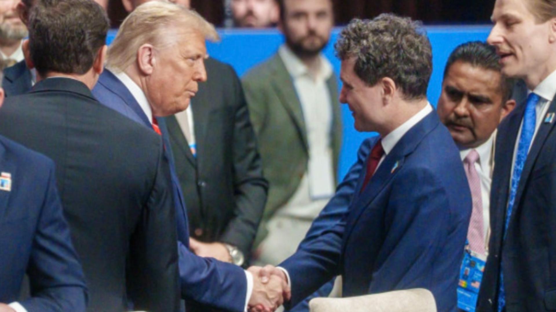 Nicușor Dan a bifat o strângere de mână cu Donald Trump. Foto/Profimedia