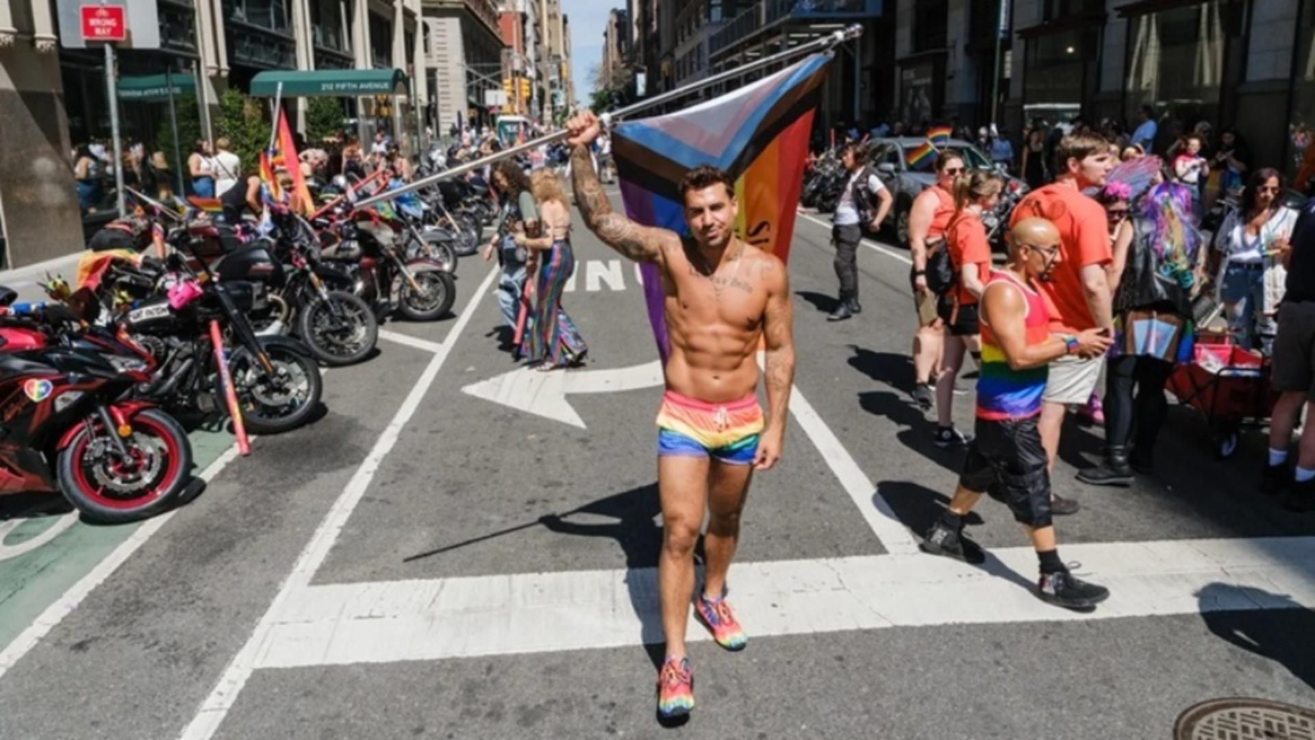 Două adolescente rănite într-un schimb de focuri. Incident la parada Pride din New York