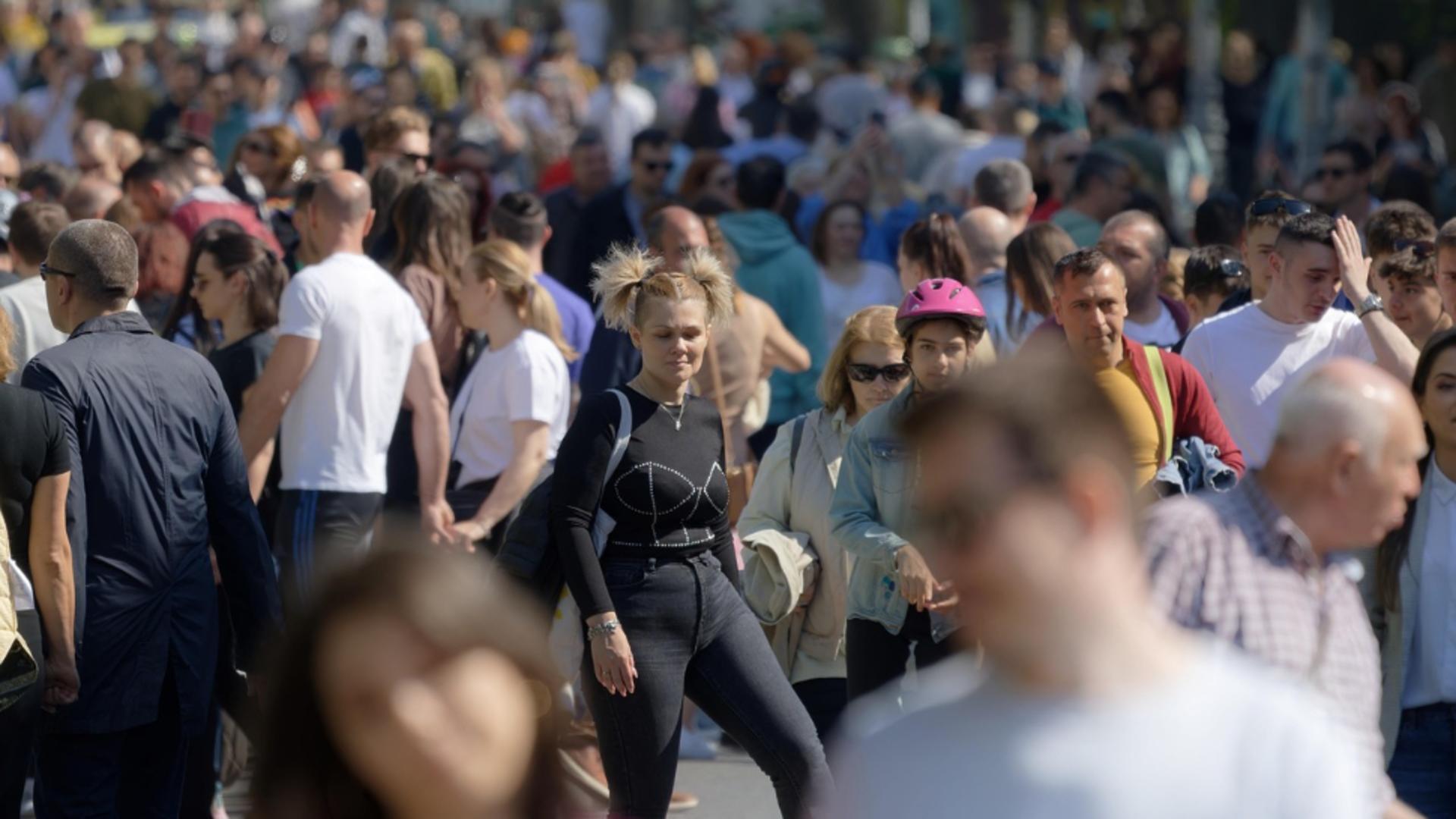 Ce este ultracrepidarianismul și cum se manifestă? Boala care face ravagii în 2025 și contaminează rețelele sociale 