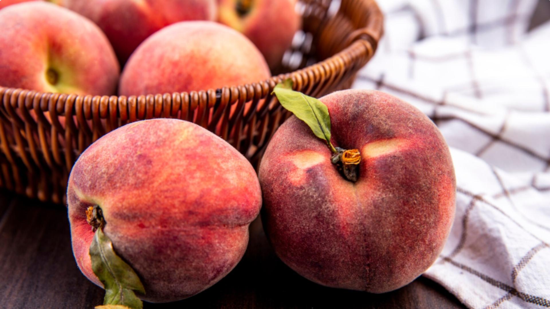 Secretul bunicilor pentru piersici zemoase și arbori rezistenți