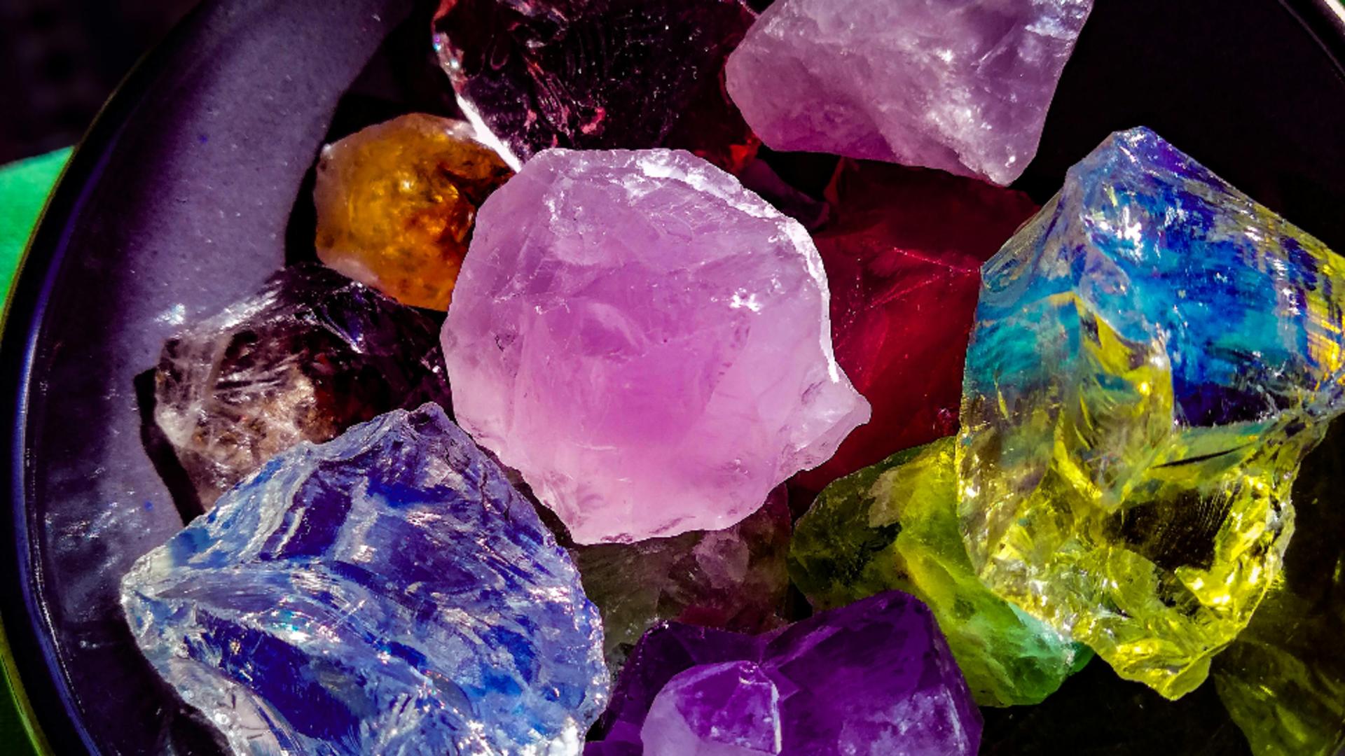 Care este piatra zodie tale și de ce este recomandat să o porți mereu la tine!