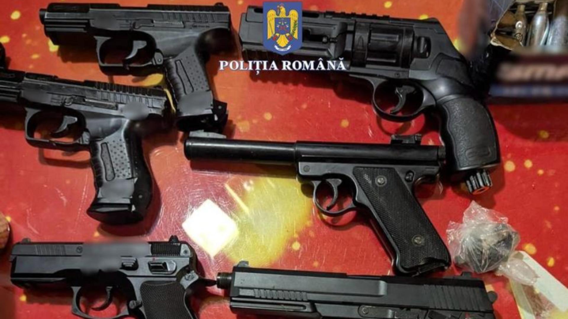 Un adevărat arsenal, descoperit la locuința unui bărbat de 52 de ani, din Constanţa. Anchetă uriașă