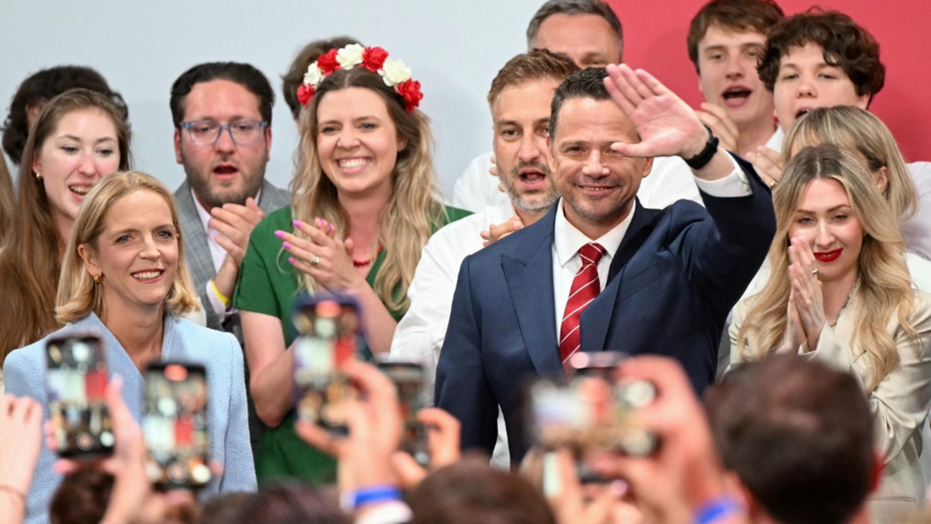 Exitpoll-urile îl dau câștigător pe candidatul liberal și proeuropean Rafal Trzaskowski. Foto/Profimedia