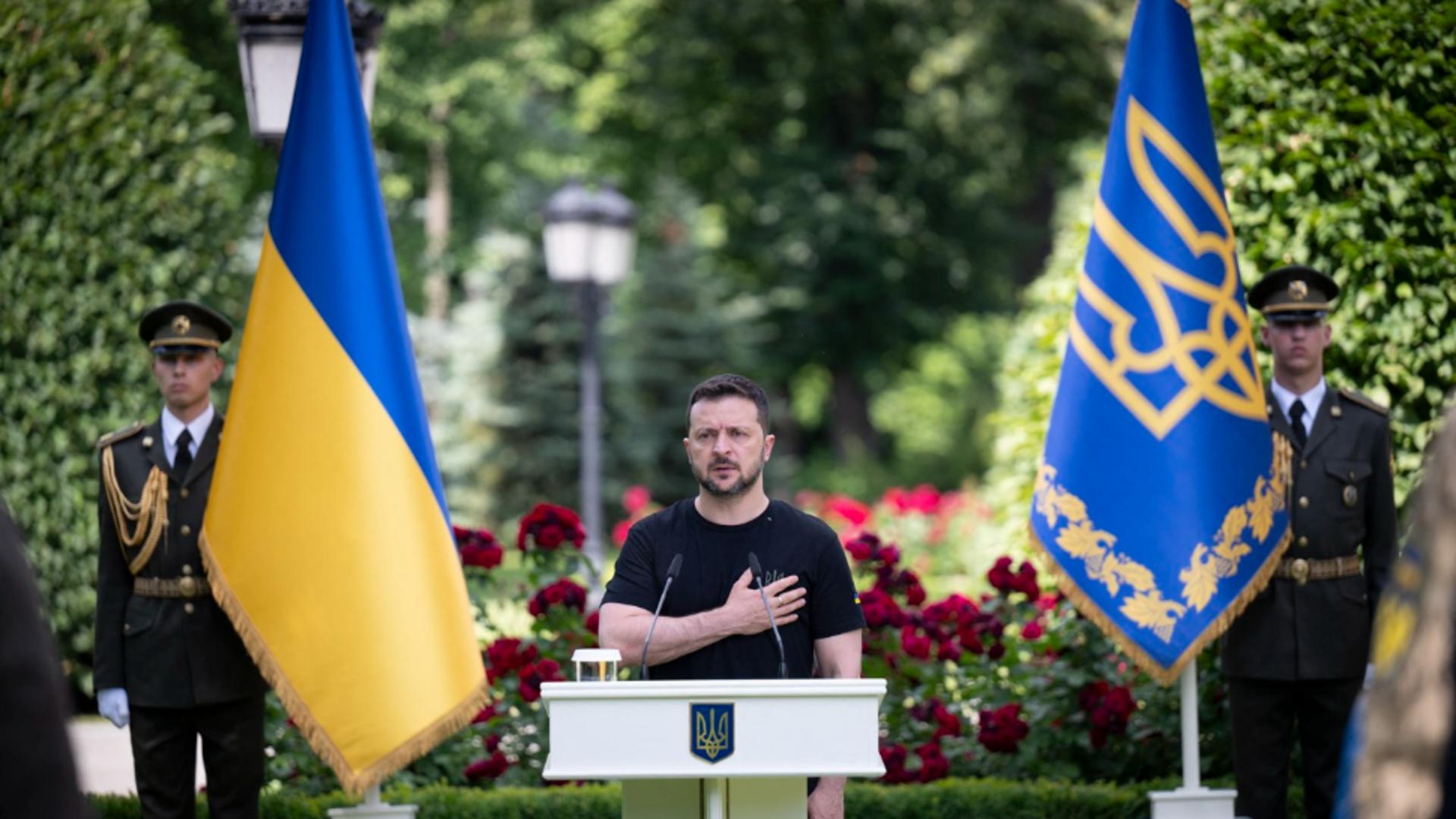 Președintele Zelenski la ceremonia de Ziua Constituției din 2024 (profimedia)