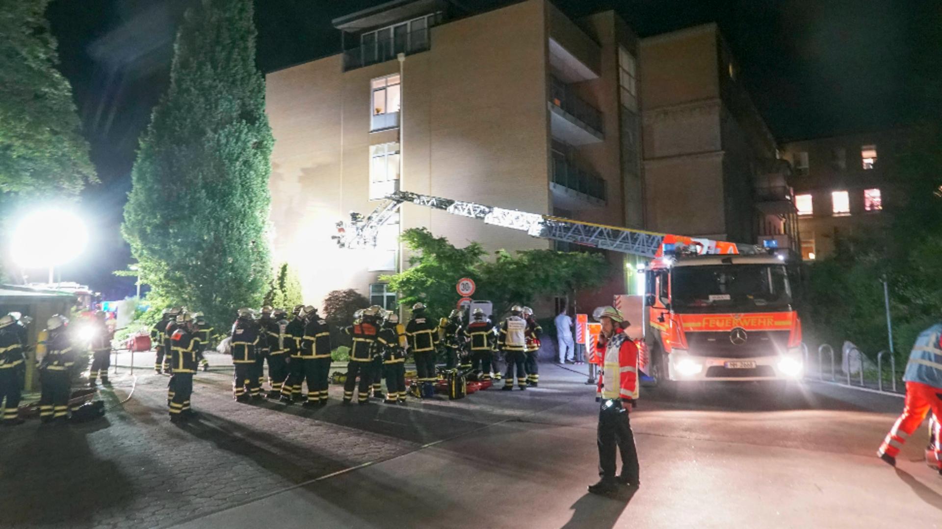 Trei morţi şi 34 răniţi, în urma unui INCENDIU produs la Secţia de Geriatrie a unui spital din Hamburg/Profimedia