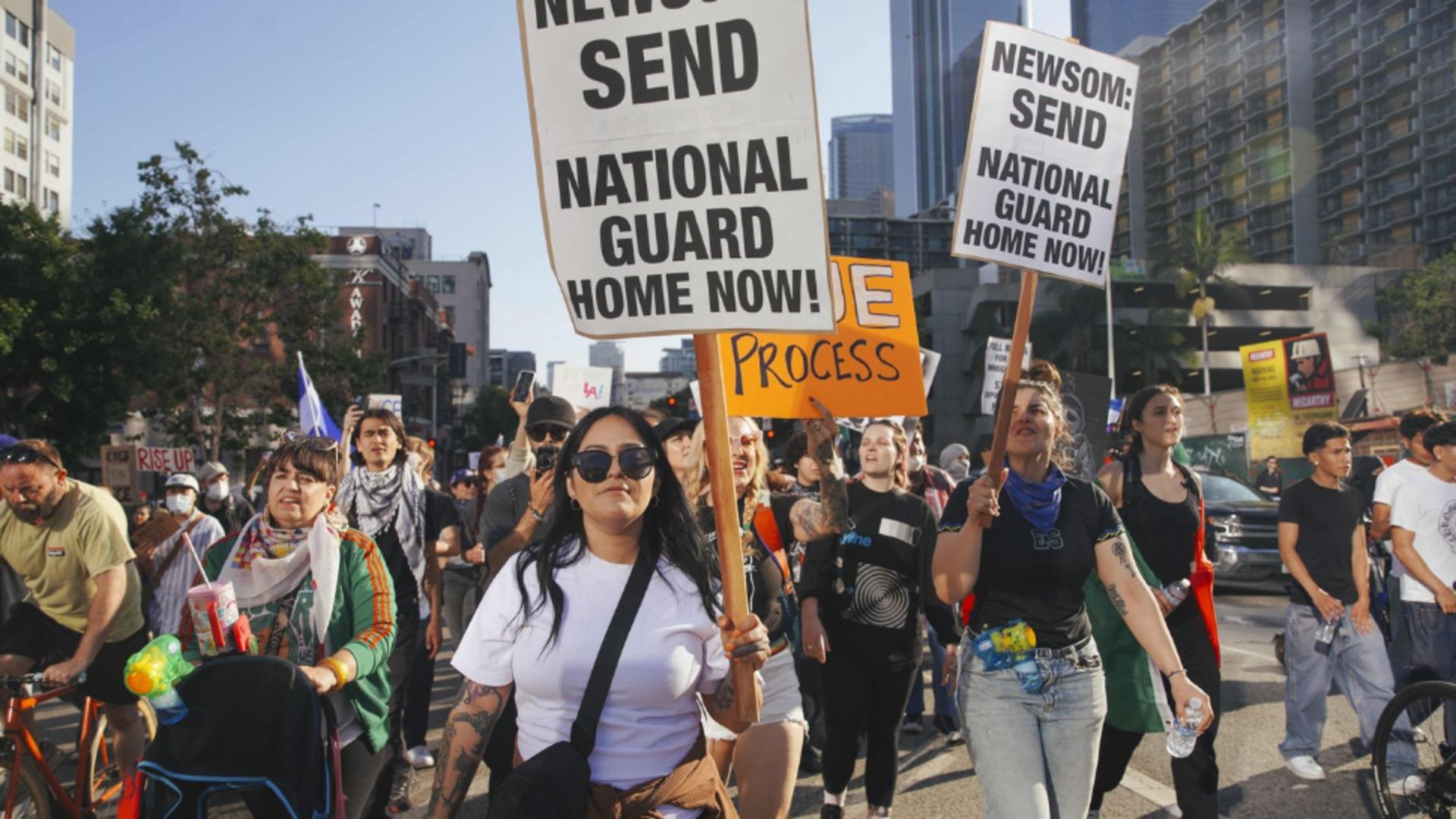 Donald Trump trimite dronele Predator peste protestatarii din California. Foto: Profimedia