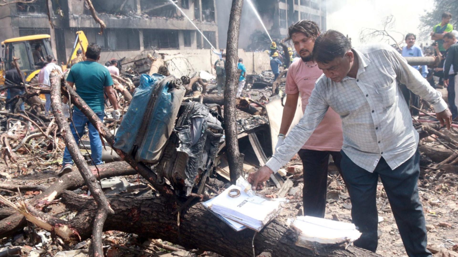 Potrivit autorităților, au murit și zeci de oameni aflați la sol (Profimedia)