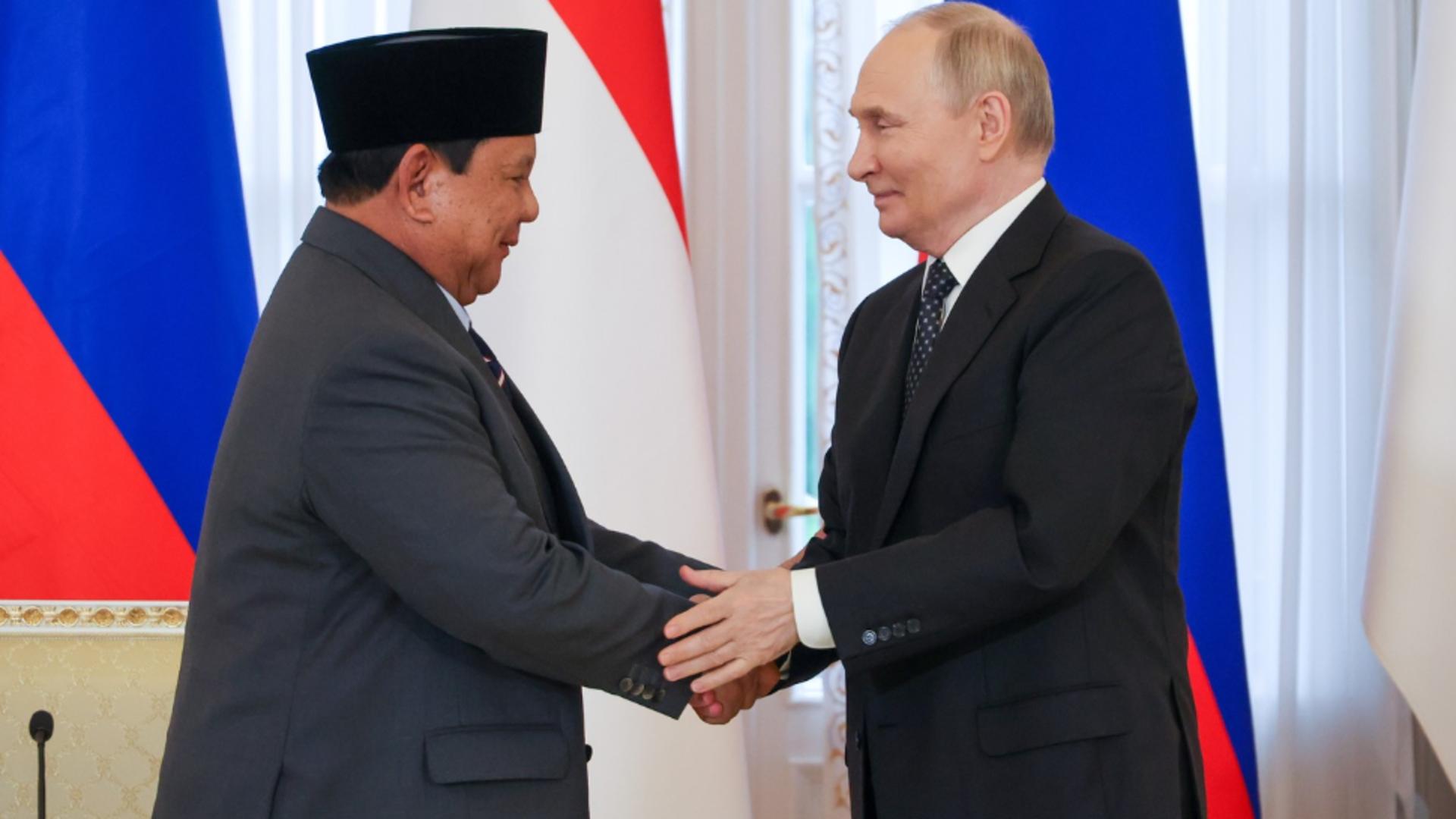 Vladimir Putin împreună cu președintele Indoneziei. Foto: Profimedia