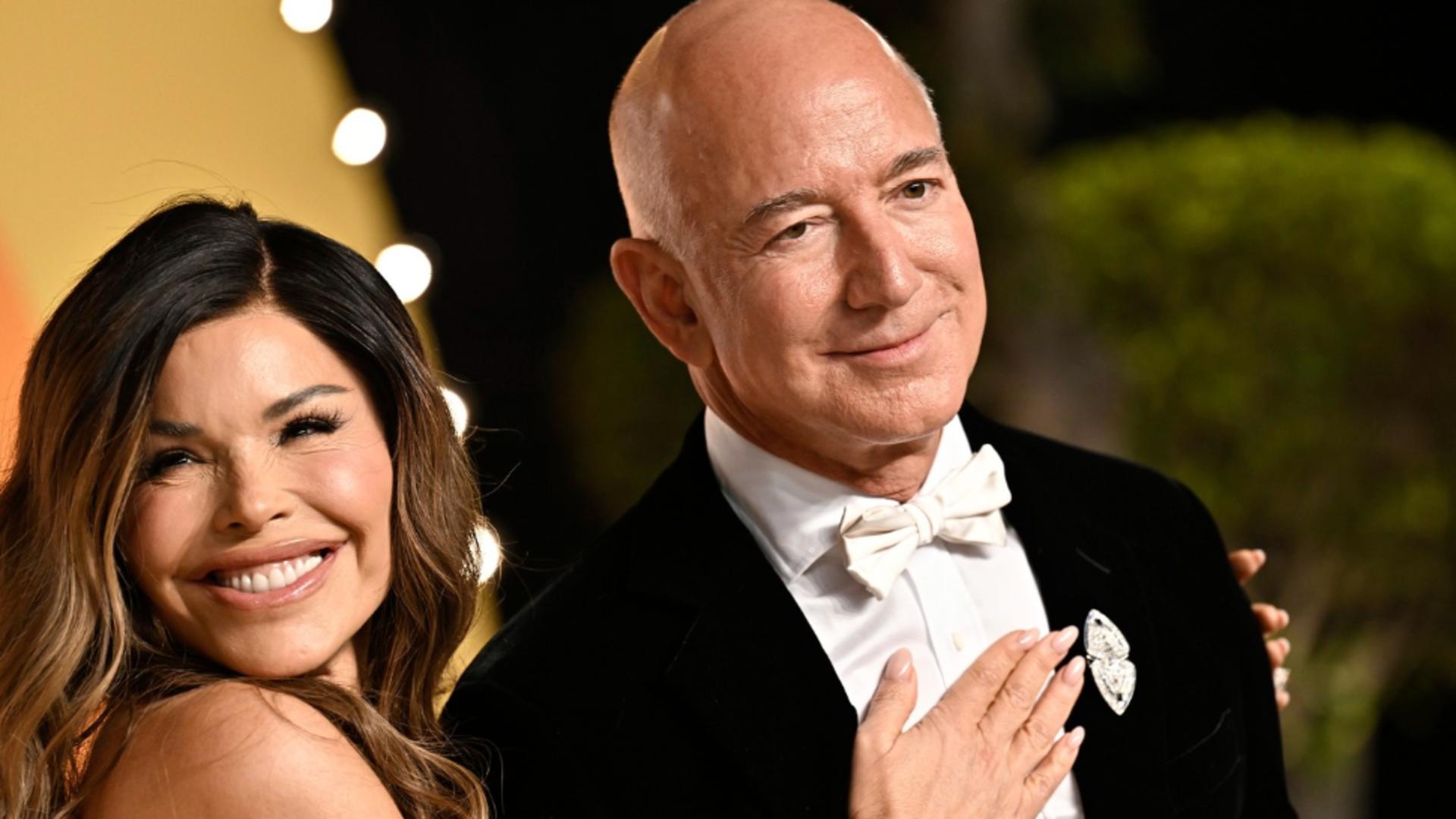 Jeff Bezos și Lauren Sancez. Foto: Profimedia