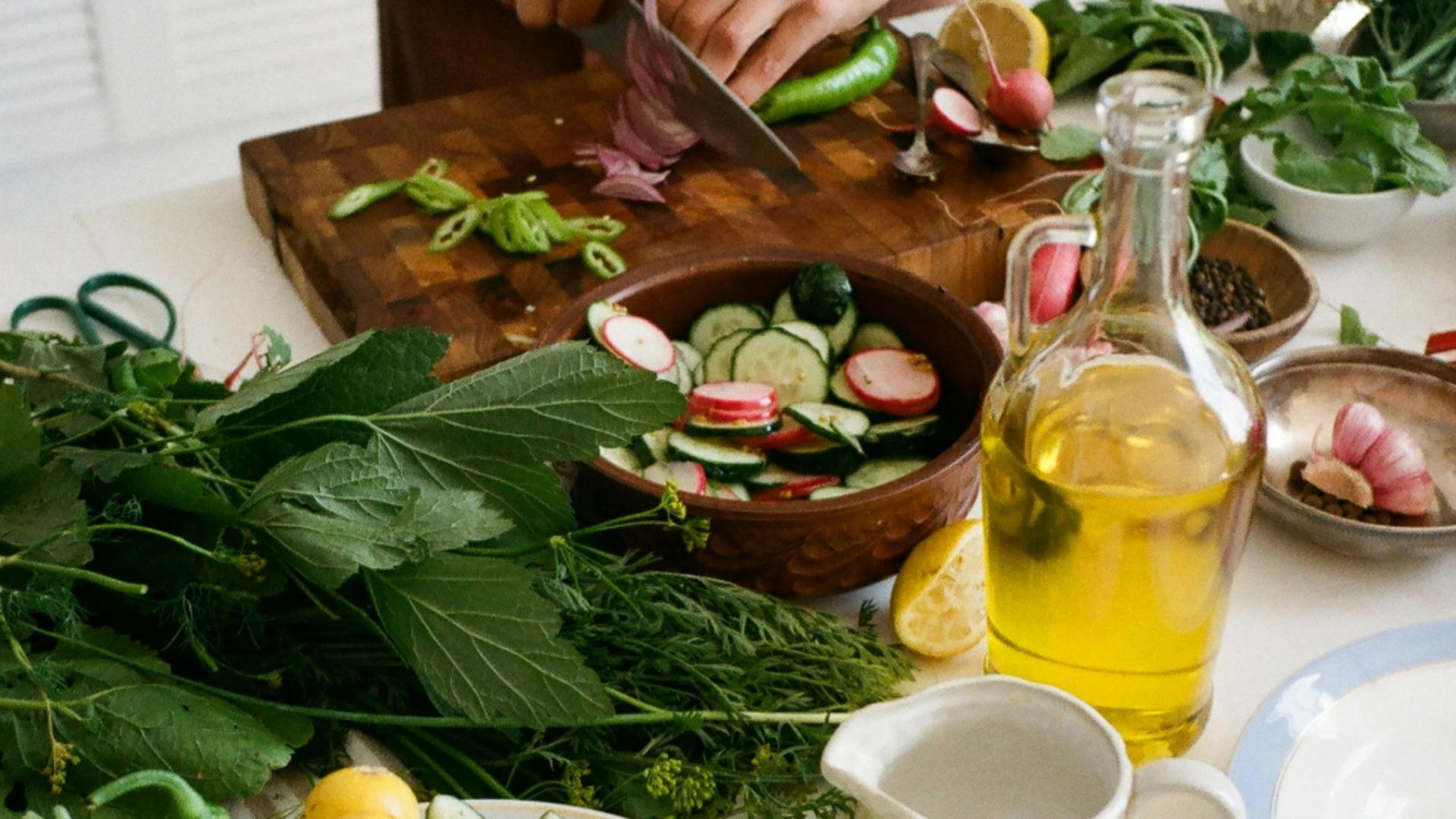 Cea mai răcoroasă și hidratantă salată. Ideală pentru zilele călduroase de vară