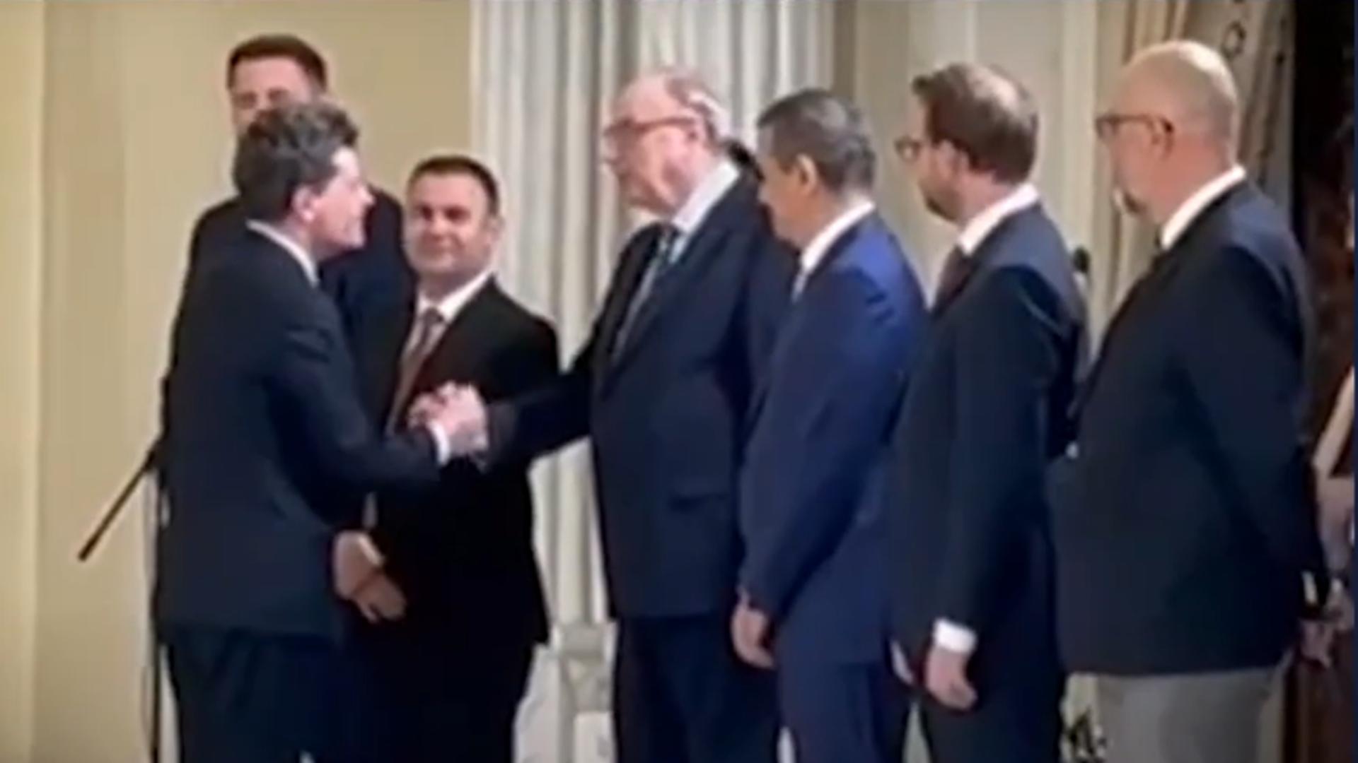 Dan și Enache s-au salutat călduros și au schimbat câteva replici