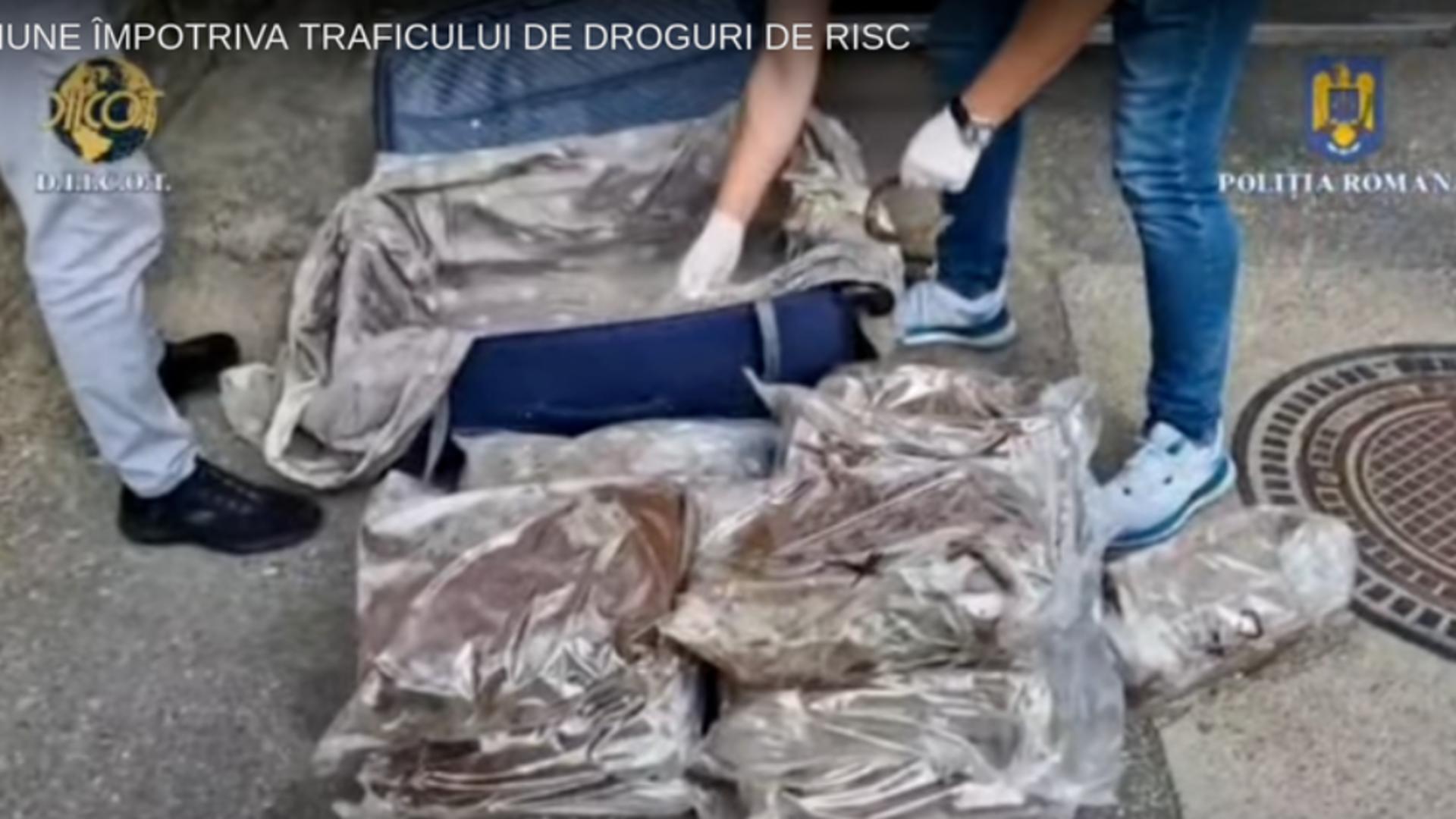 Rețea de traficanți, destructurată: aproape 50 kg de canabis aduse din Spania prin curierat