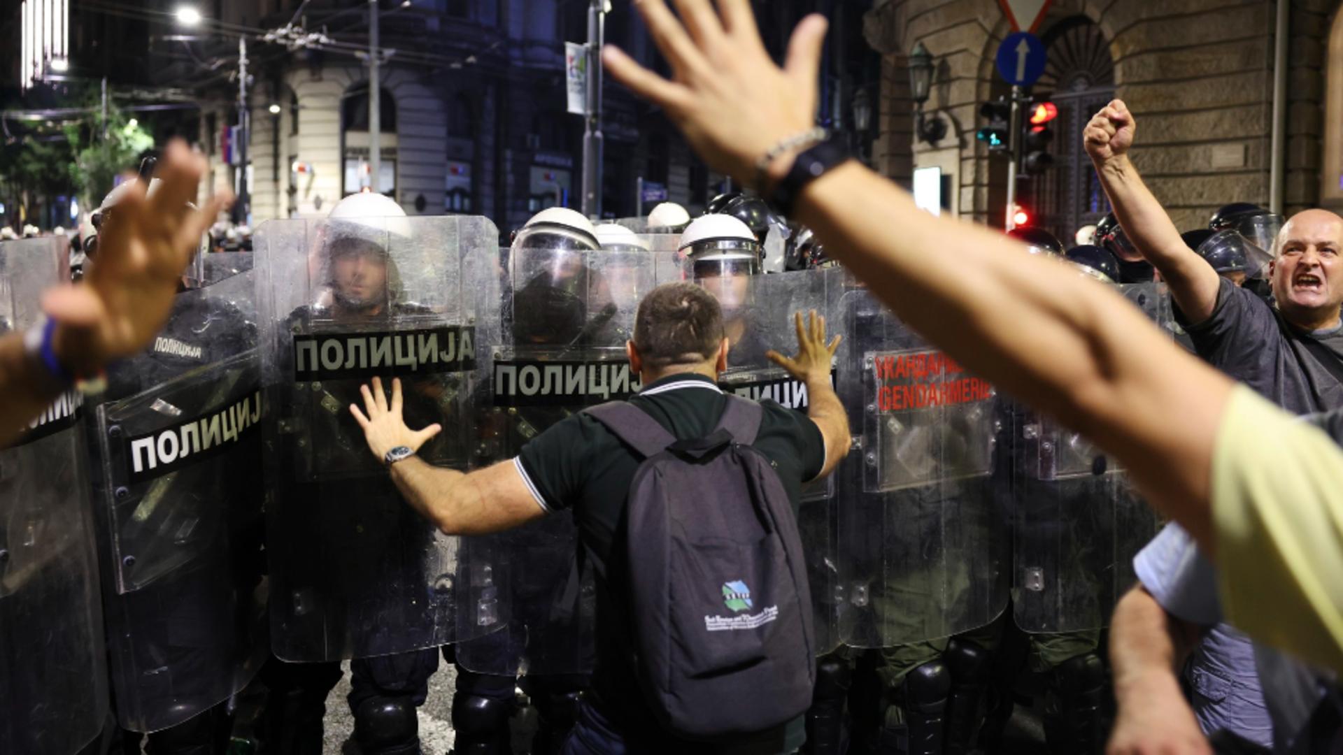  Oamenii cer demisia președintelui Vucic și organizarea de alegeri anticipate. Foto/Profimedia