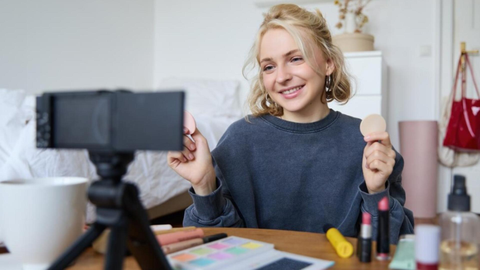 O influenceriță și-a dat foc în direct după un pariu ridicol. Foto ilustrativ