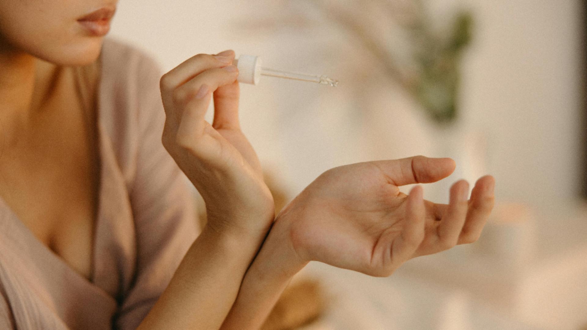 Cele mai eficiente uleiuri anti-îmbătrânire. Sunt naturale și foarte bune pentru combaterea ridurilor și îngrijirea pielii