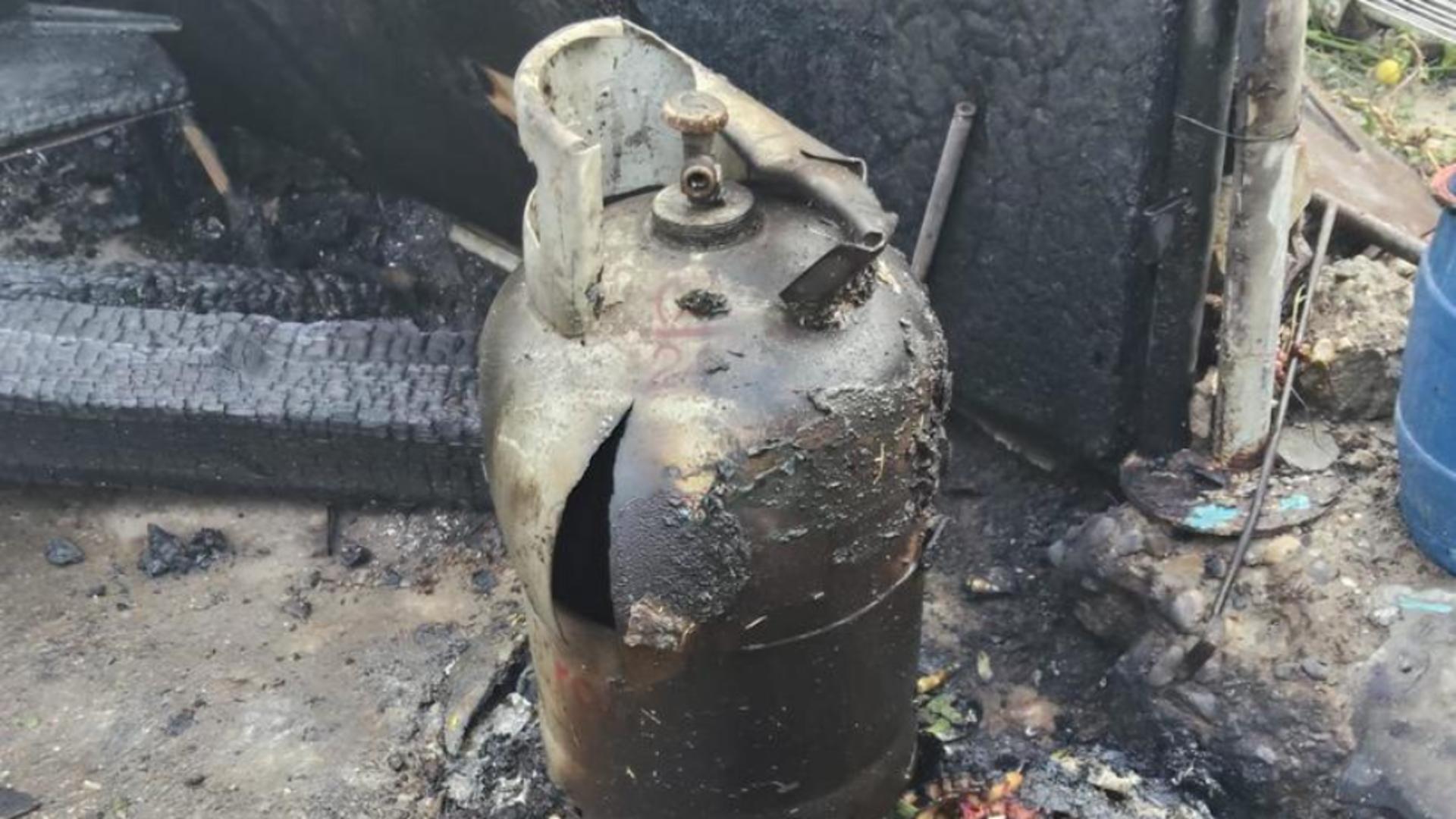 Moarte cumplită pentru un pensionar. Și-a pierdut viața în urma unui incendiu urmat de explozia unei butelii