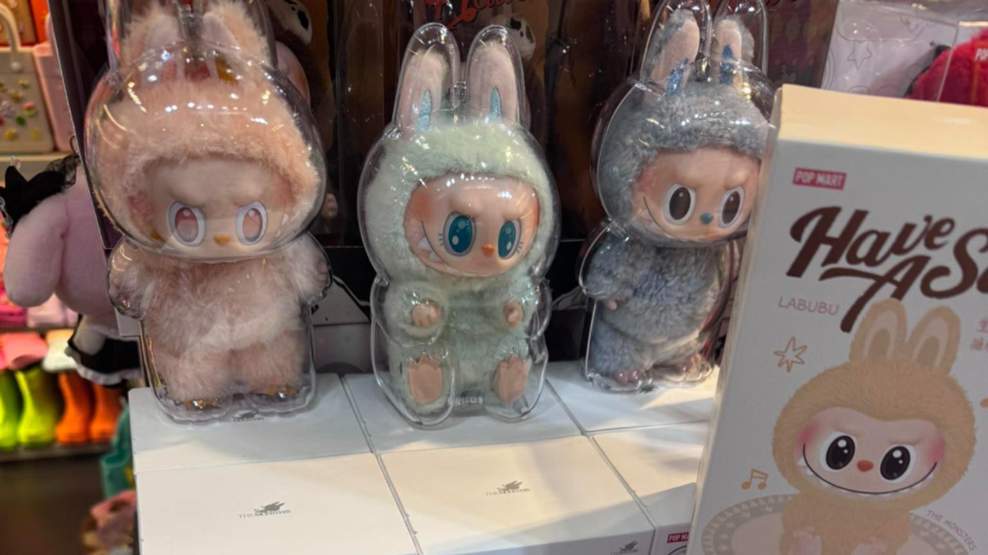 Secretul păpușii Labubu, jucăria controversată care face furori pe internet. Figurina ar ascunde un demon