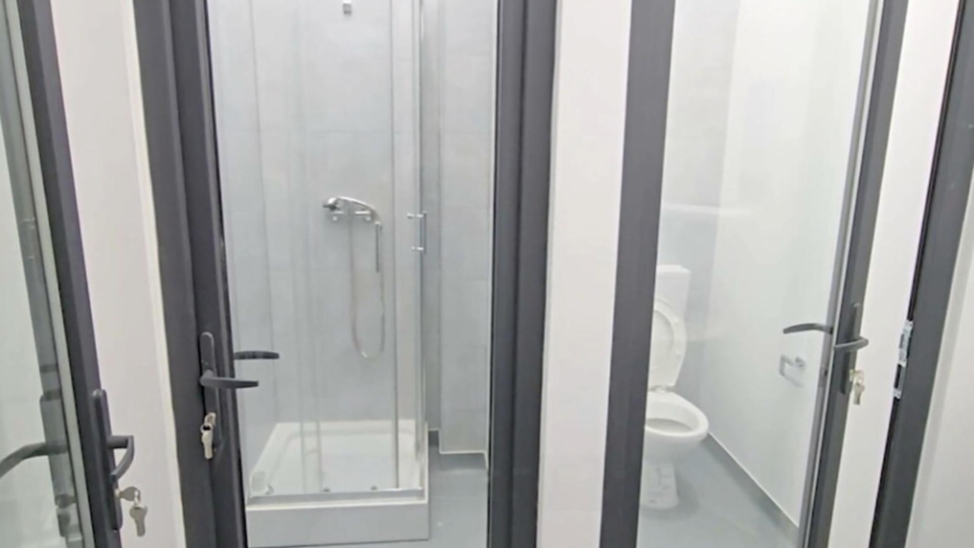 Piața din țară cu transparență totală: chiar și la toaletă! În ce localitate se află/ Captură video