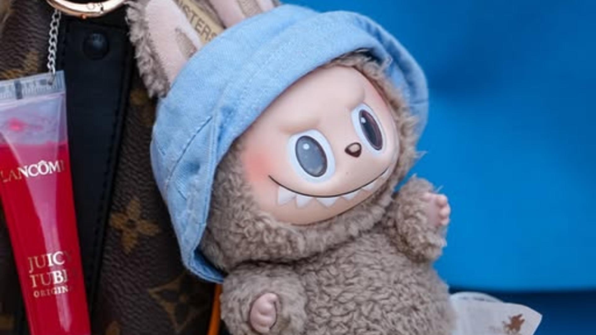 Păpușa Labubu a devenit un fenomen global