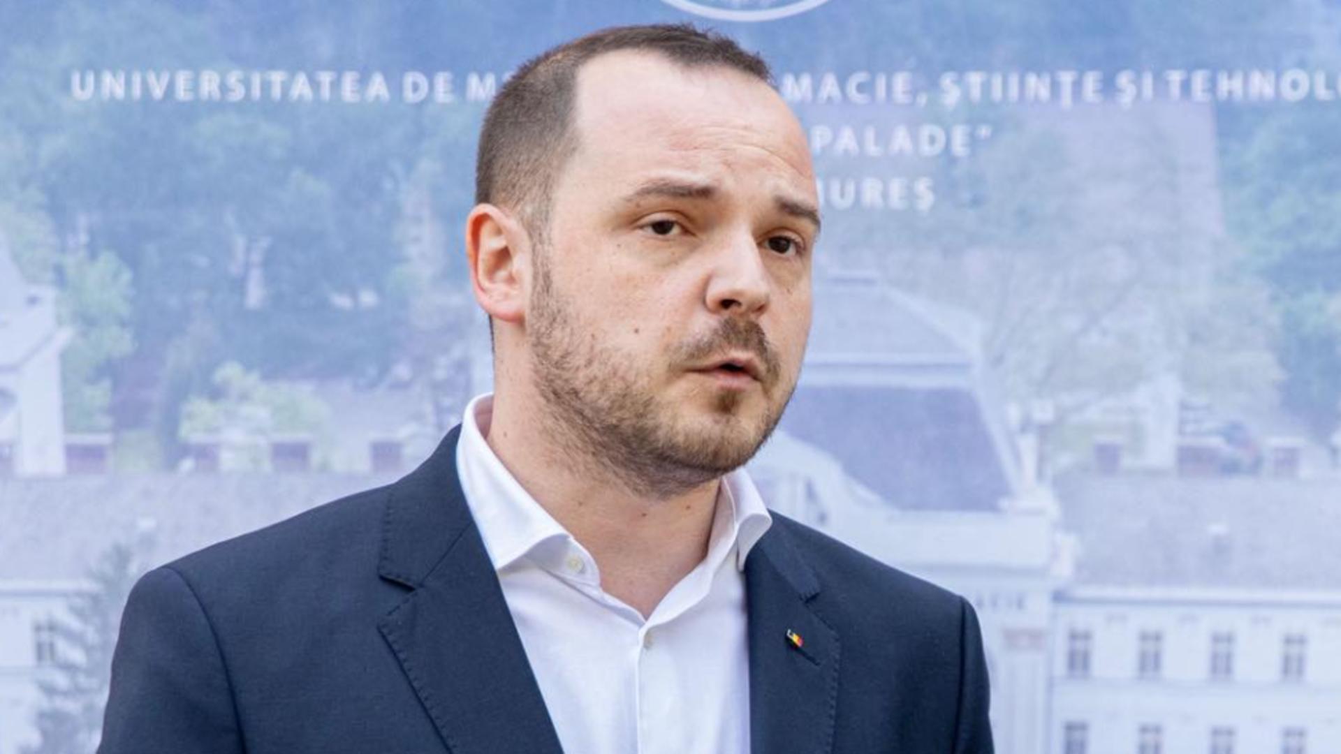 Alexandru Rogobete, la 10 ani de la Colectiv: „Zece ani de durere și rușine. Astăzi România construiește centrele de arși care trebuiau făcute demult”