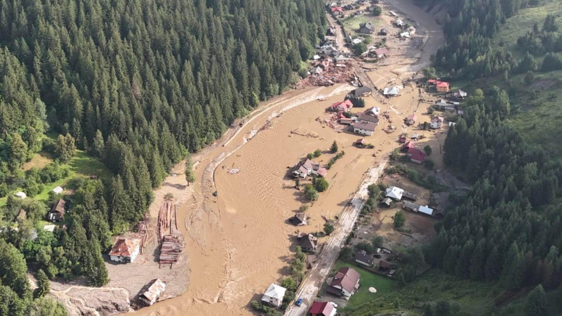 Orașul Broșteni, îngropat în noroi și aluviuni! Imagini dramatice din județul Suceava / Foto: NewsBucovina.ro 