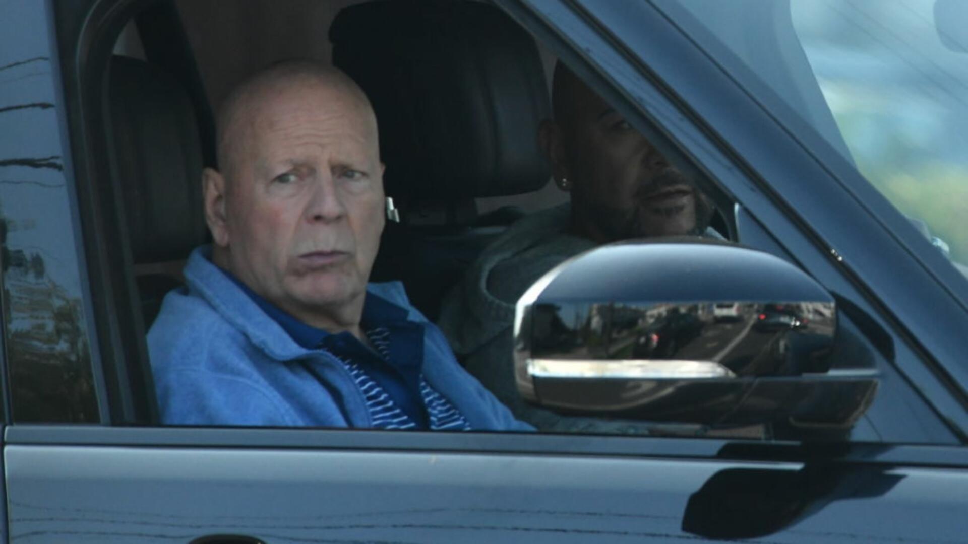 Bruce Willis este de nerecunoscut