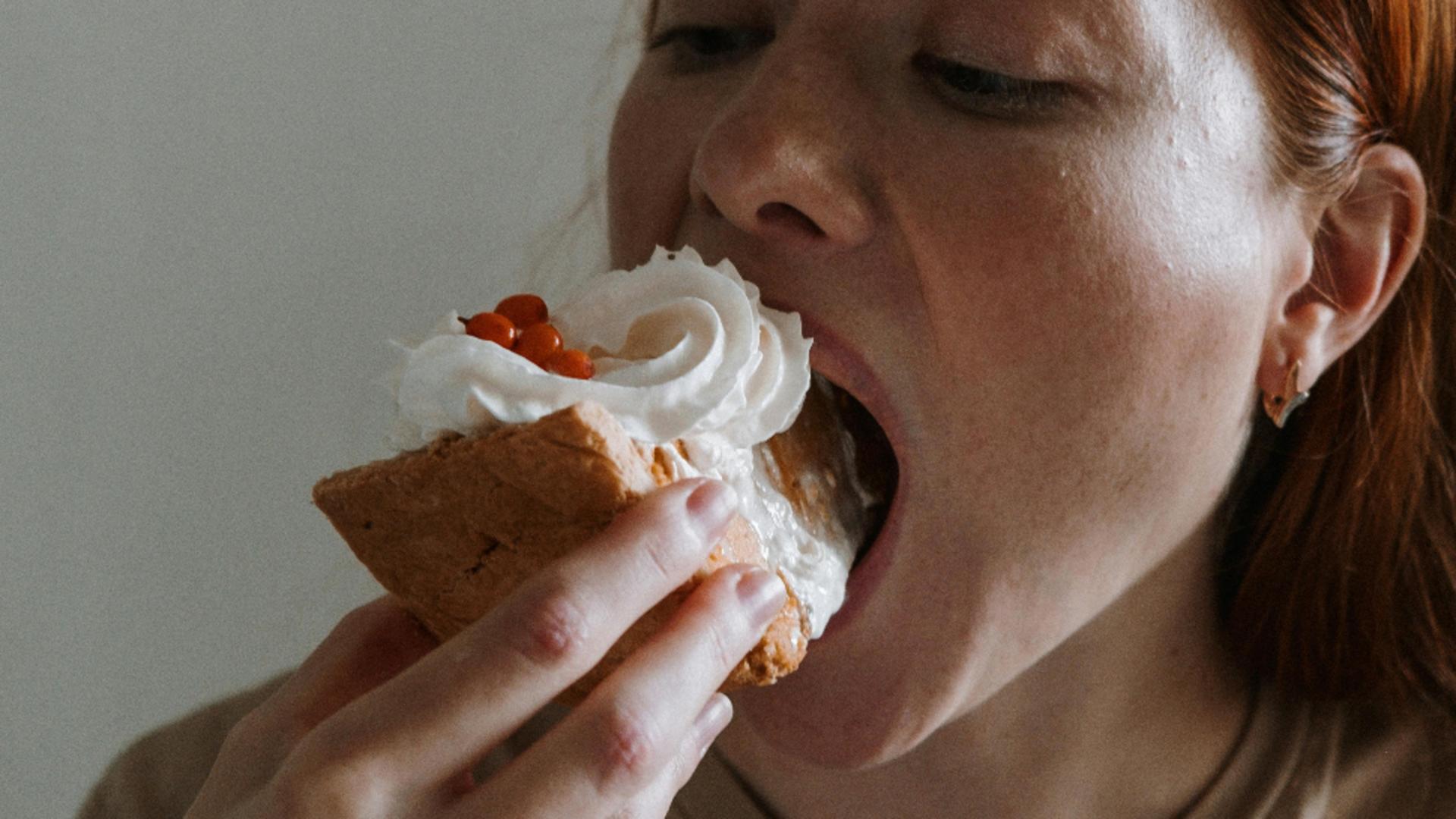 Care sunt cele mai nocive alimente pentru creier. Pot provoca Alzheimer, conform specialiștilor