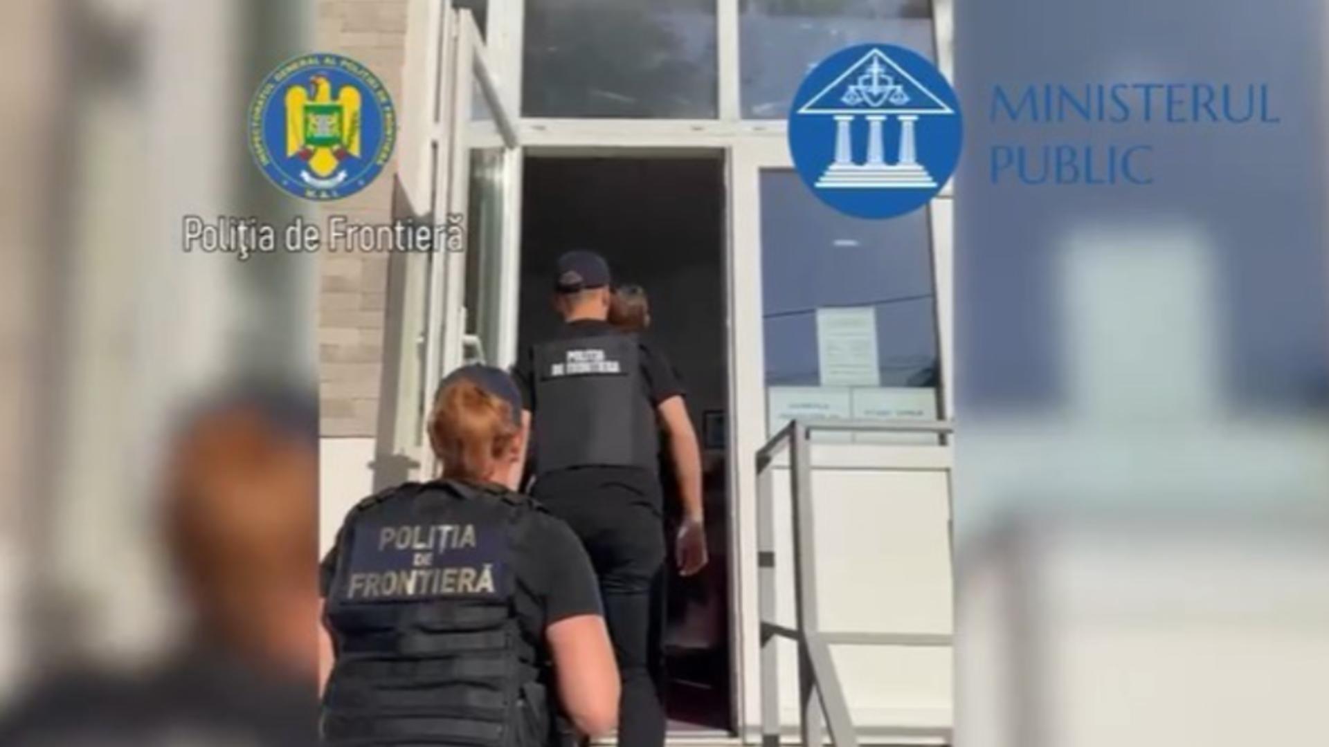 Dosarul buletinelor FALSE pentru ruși și ucraineni. Doi funcționari de la Evidența Populației reținuți, alți doi sub control judiciar