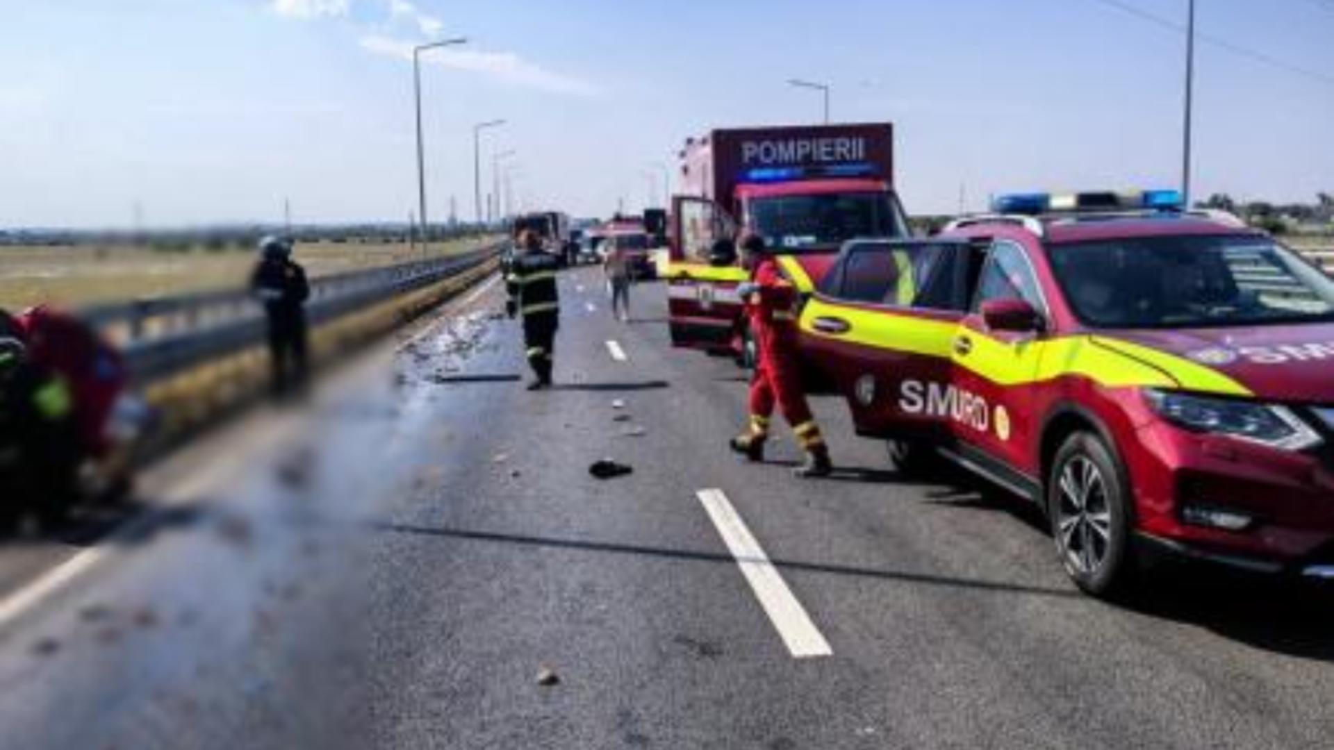 În accident au fost implicate mai multe vehicule mari (foto: martor ocular/Bihoreanul)