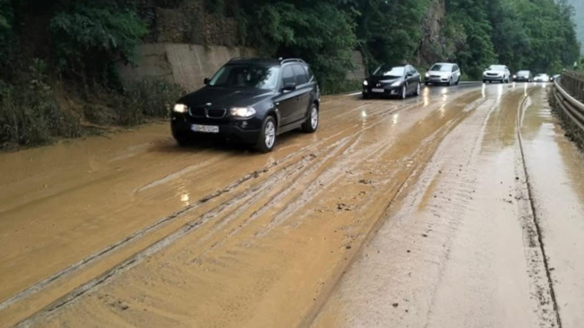 Circulație resticționată pe DN7. FOTO: Sibiu Independent/Arhivă