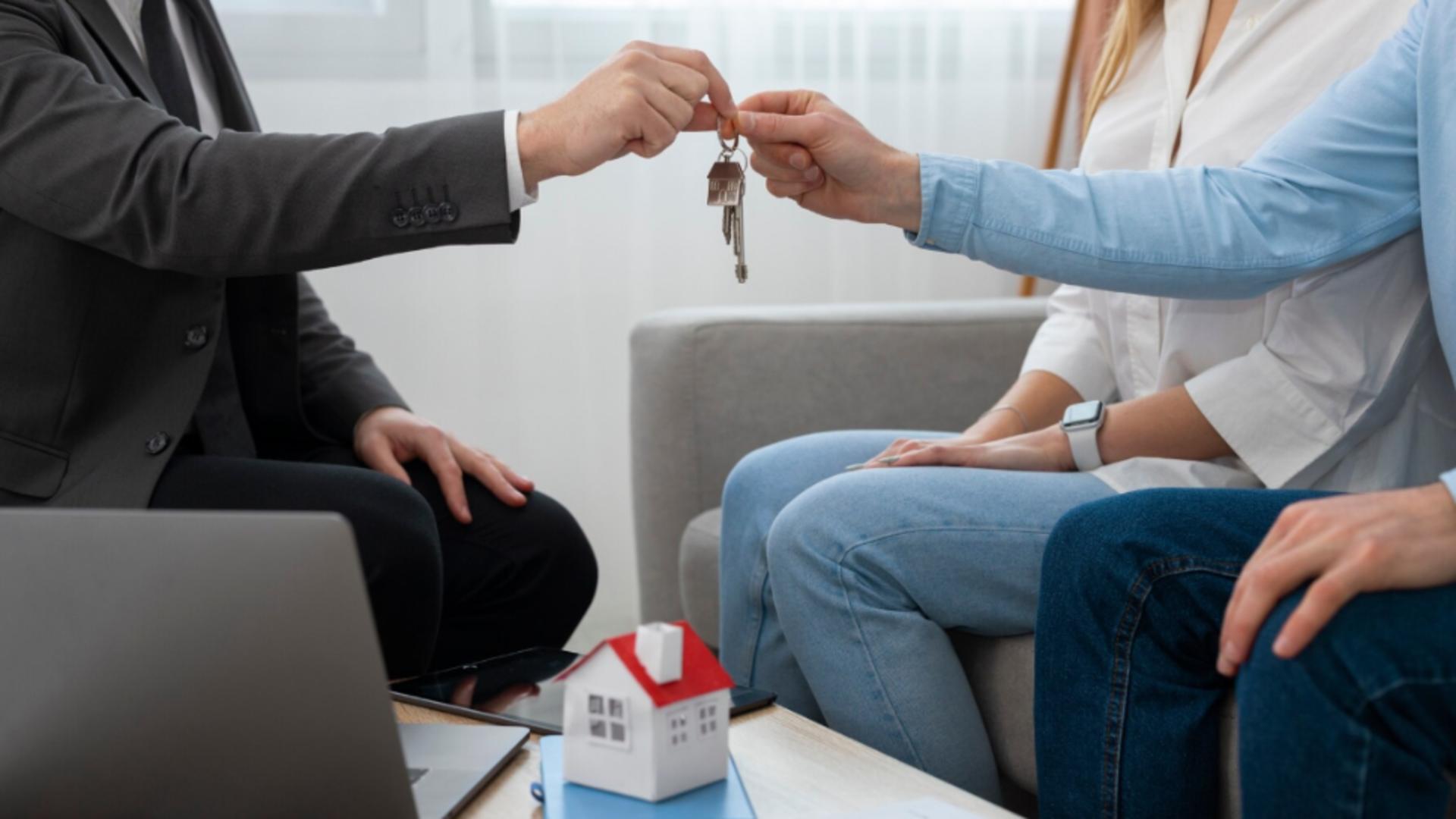 Trucul recomandat de un fost ofițer SRI prin care să vinzi o casă