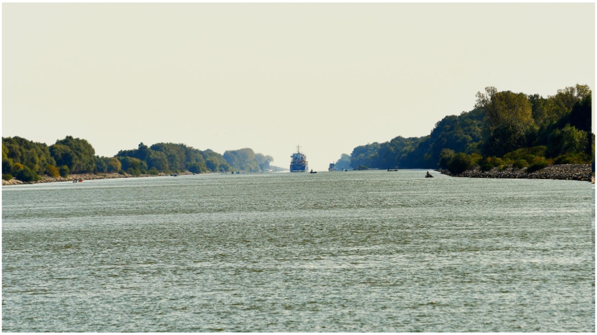 Navigație dificilă în Delta Dunării din cauza cotelor scăzute ale apelor. FOTO: Facebook