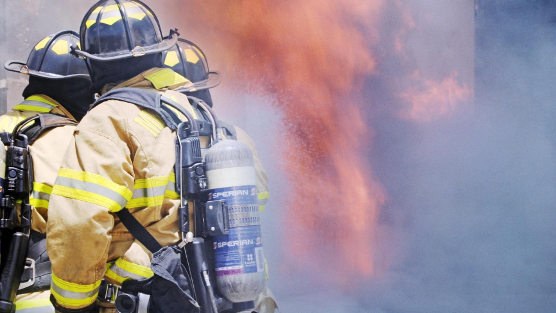 Tragedie în Catalonia: un pompier și-a pierdut viața în lupta cu incendiul devastator de lângă Tarragona