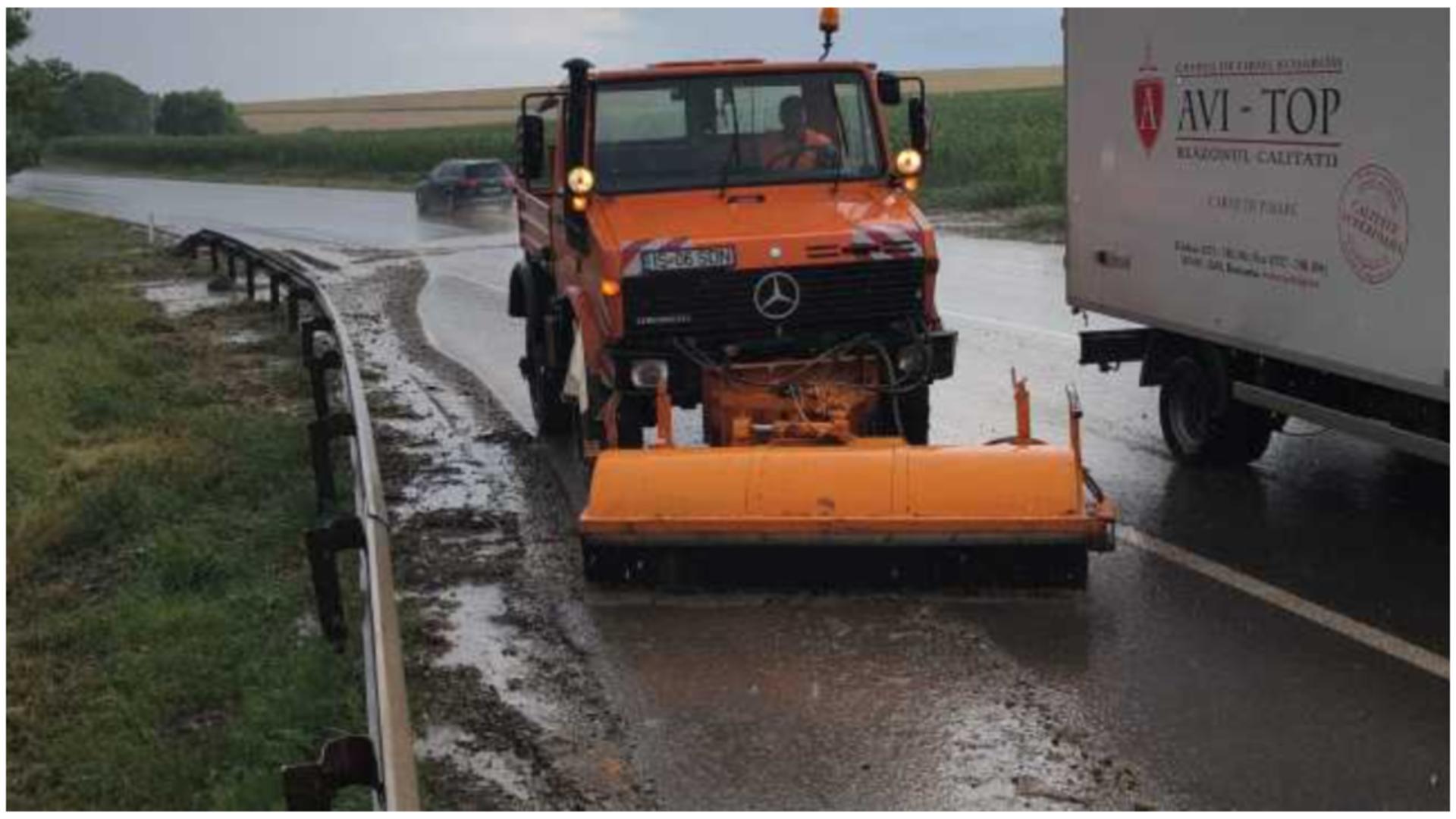 Municipiul Iași, grav afectat de ploaia torențială! FOTO: ISU Iasi