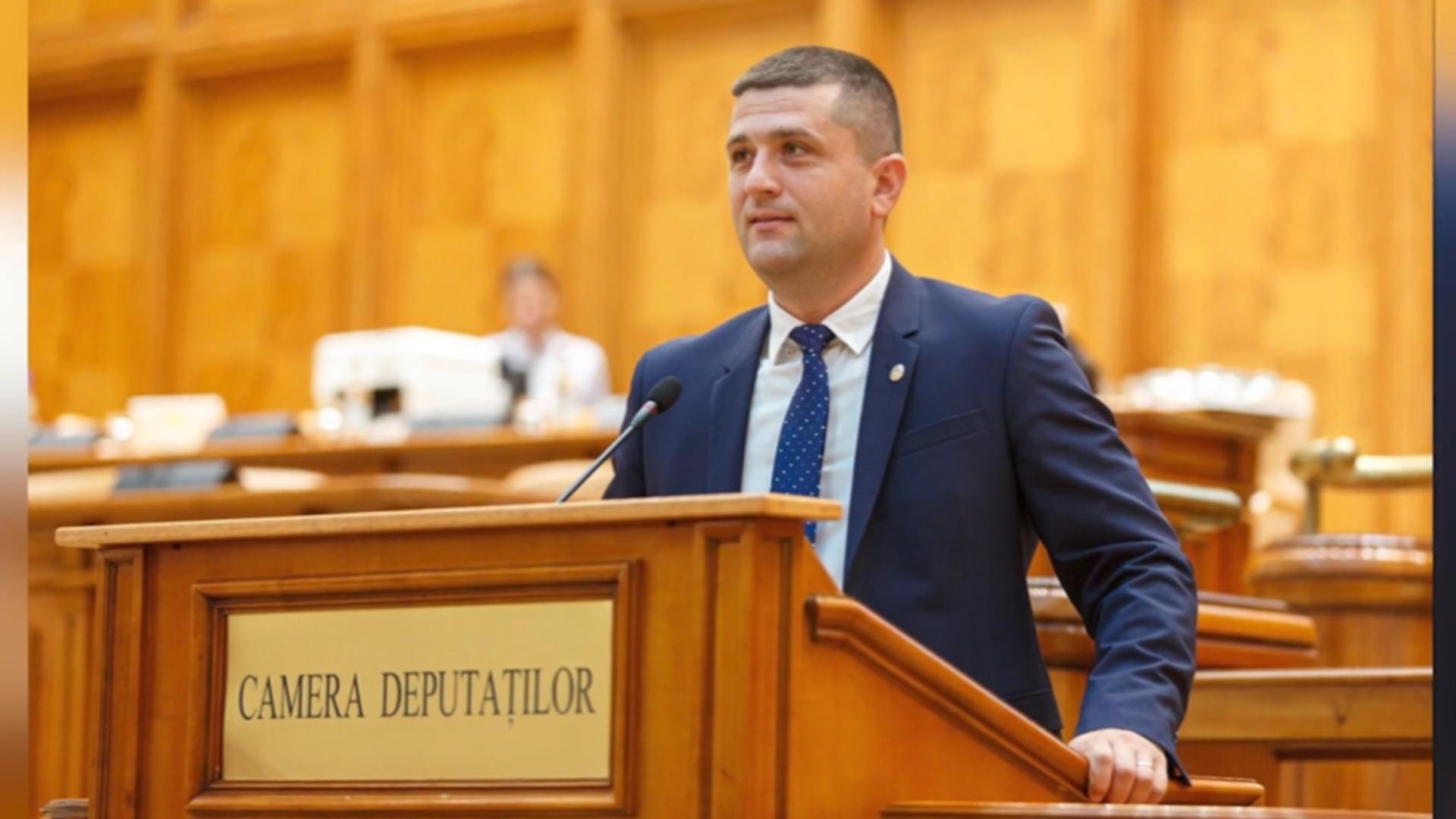 USR condamnă sinecurile, dar sunt primii care pun mâna pe posturi!