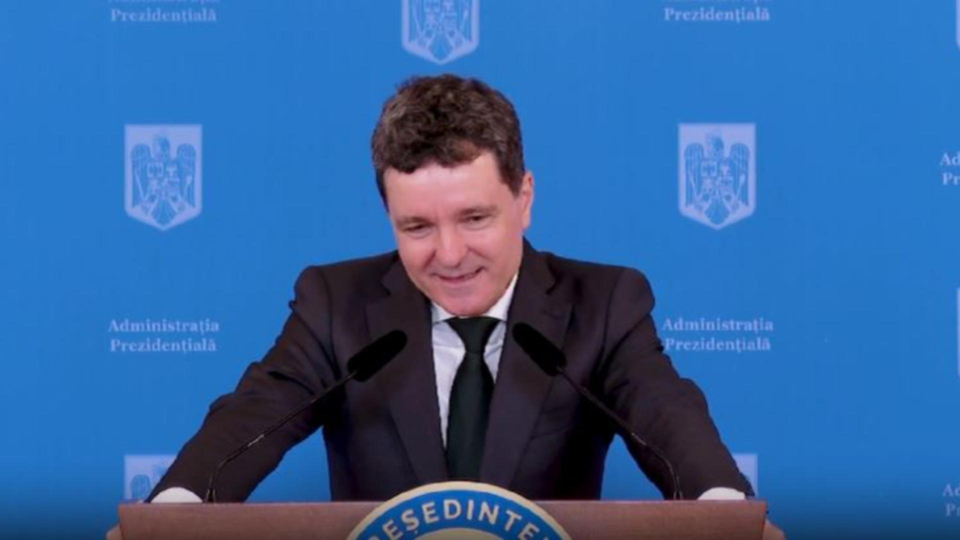 Nicușor Dan râde când este întrebat despre problemele din Guvern