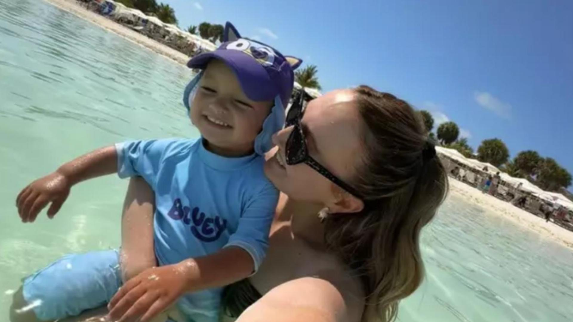 Viața pe un vas de croazieră: povestea unei mare care își crește copilul pe mare, gratuit. Minorul are 2 ani