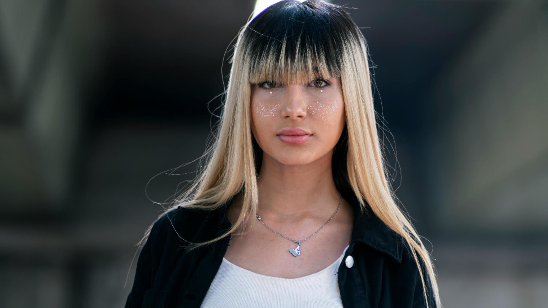 Cum să ai un  păr perfect întins, fără placă. Masca naturală pe care o poți prepara acasă