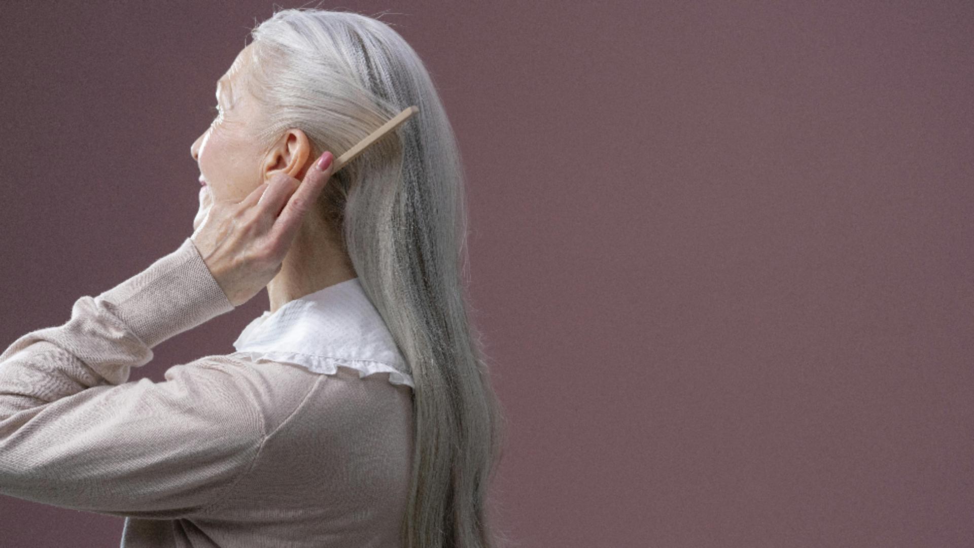 Metoda japoneză care te scapă de părul gri. Conține doar ingrediente naturale