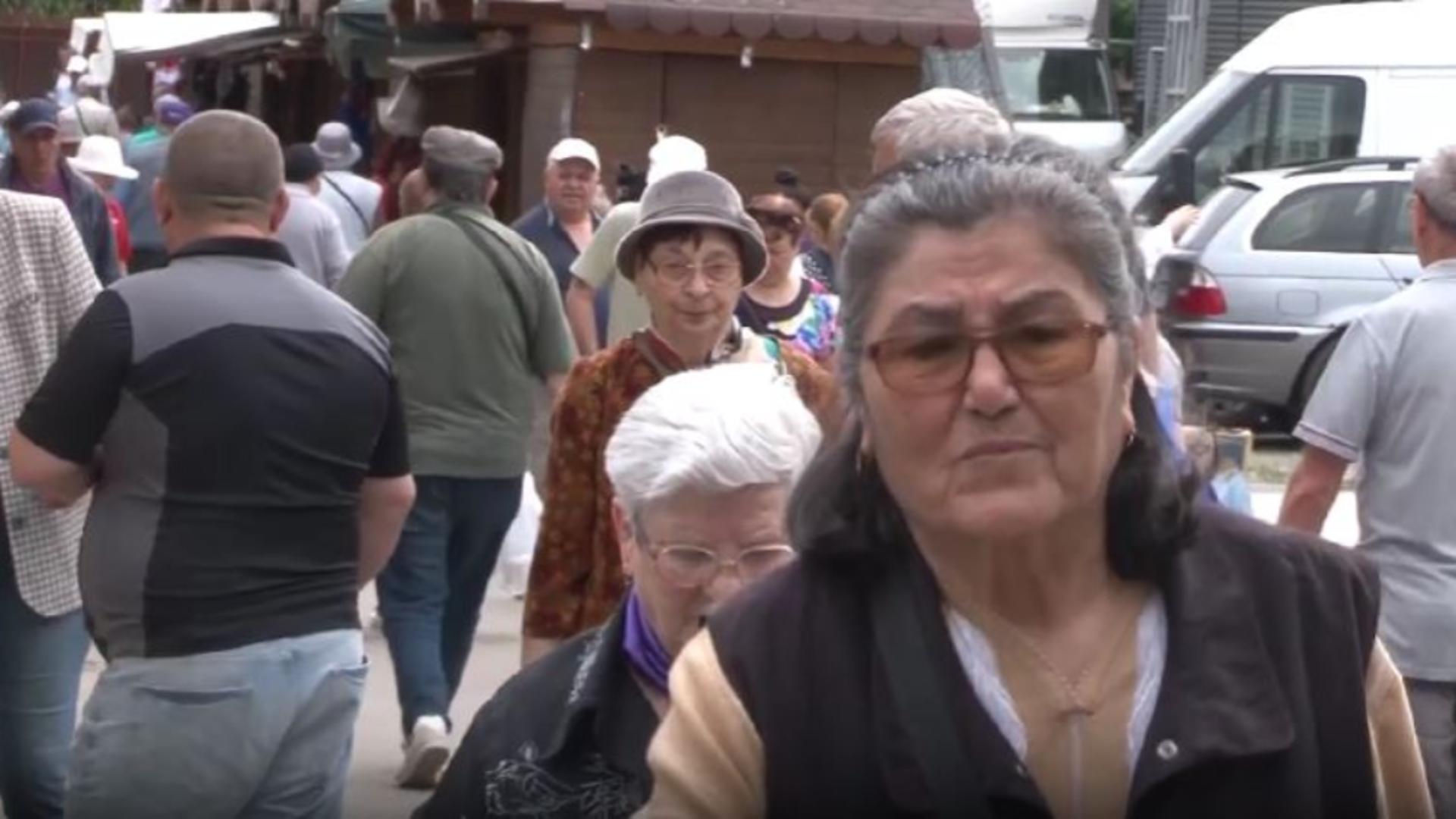 Milioane de români vor avea pensiile tăiate de la 1 august. Praf în ochi pentru oamenii care au muncit o viață