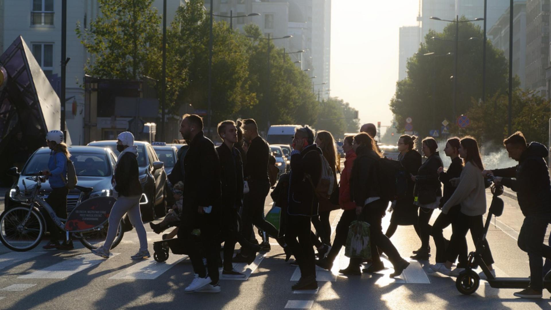 Program de lucru redus la stat: 4 zile pe săptămână