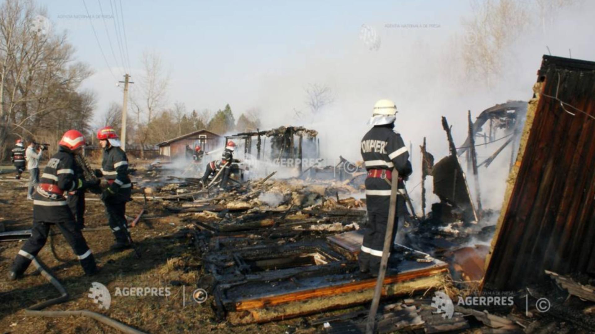 Incendiu de proporții în Tulcea. FOTO: Agerpres 