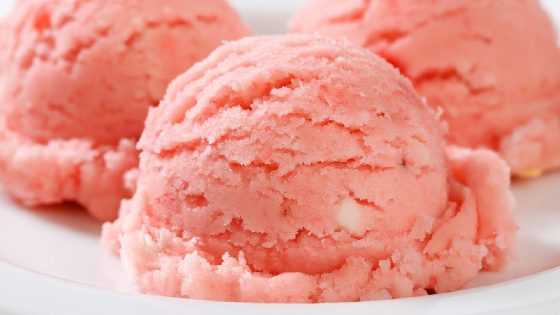 Sorbet de pepene roșu: deliciul verii de care nu te poți despărți. Savuros și răcoros/ Profimedia