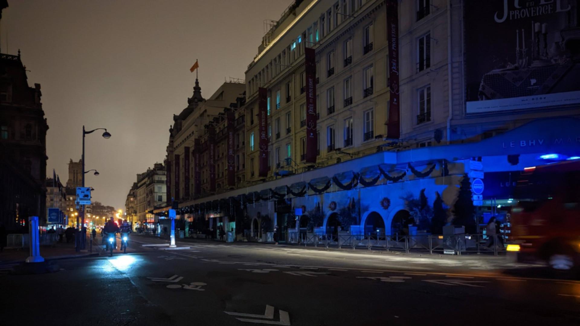 Canicula a lăsat Parisul în beznă. Foto: Profimedia