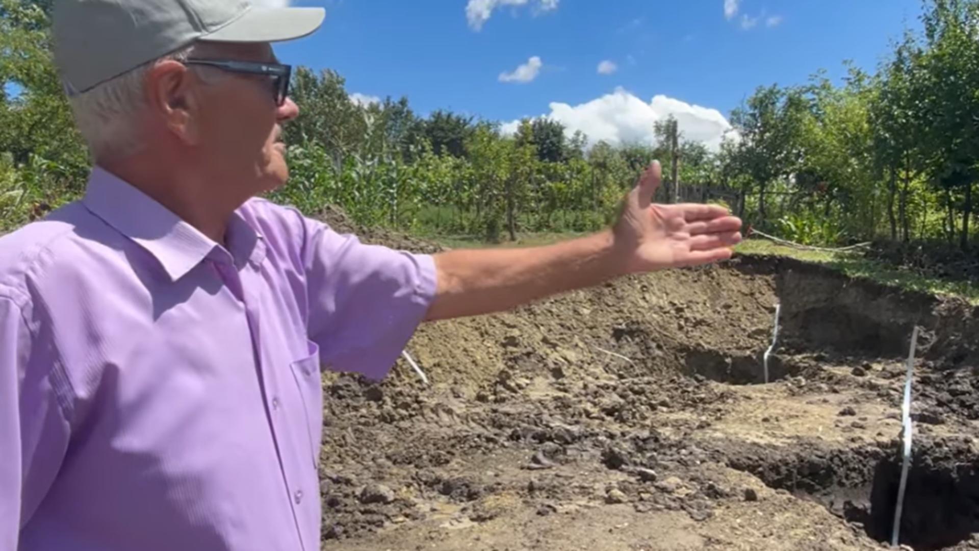 Revoltă într-un sat din Vaslui în legătură cu instalarea unui releu de telefonie mobilă. Foto: YouTube