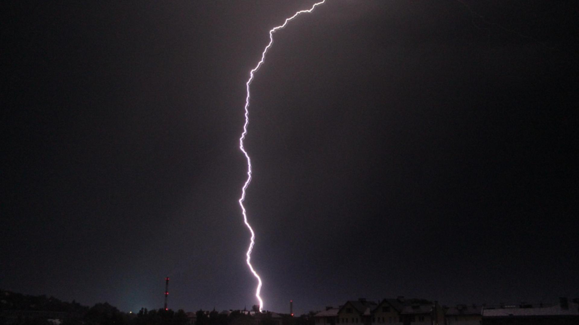 Tragedie în India: 33 de oameni au murit după ce au fost loviți de trăsnet, în timpul furtunilor de vară